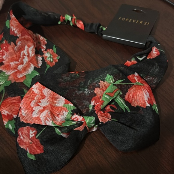 FOREVER 21 Roses Hairband NWT - Picture 2 of 3